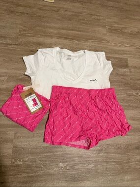 PINK Victoria's Secret Hot Pink Script Boxy Sleep Set